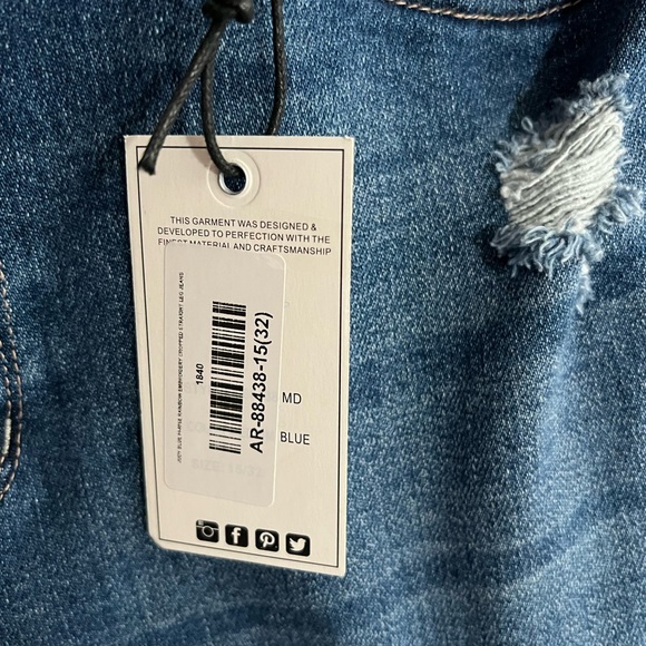 JUDY BLUE 15/32 Straight Leg w/Rainbow above pocket NWT (regularly $65) 🌈🌈 - Picture 8 of 10